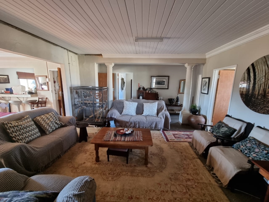 5 Bedroom Property for Sale in Kromkloof North Sh Free State